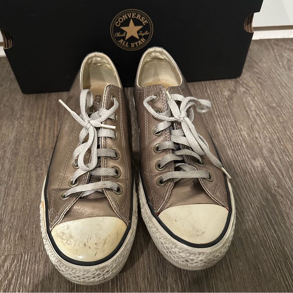 Converse All Star Gold Metallic Low Top Upper Leather 8.5 Women’s 6.5 Men’s Used